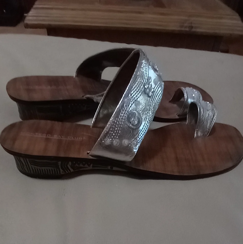 Montego Bay Club Sandals - Picture 4 of 7